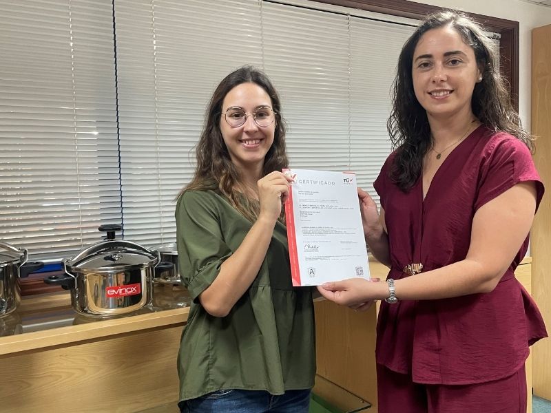 Entrega do certificado ISO 9001 à Alumínios Vieira pela TÜV AUSTRIA Iberia